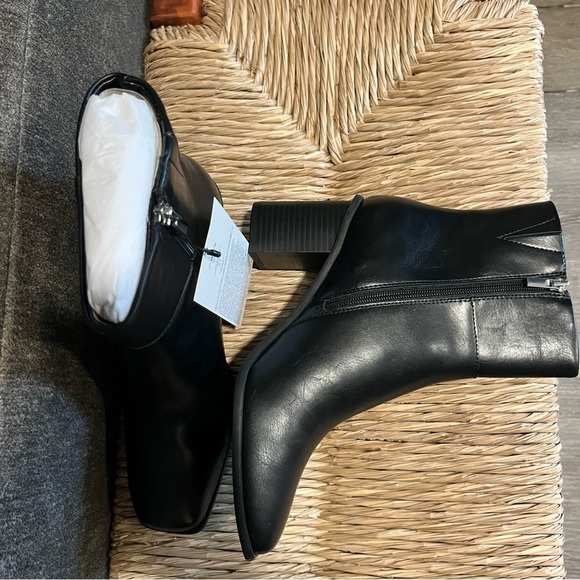 The Drop Black Faux Leather Ibita Ankle Boots 10 - Picture 5 of 13